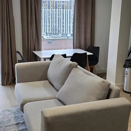Apartment Modern 1 Bed Apartment-central Leeds, Near Arena *