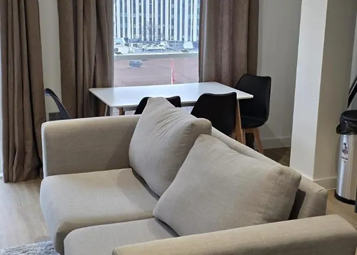 Modern 1 Bed Apartment-central Leeds, Near Arena *