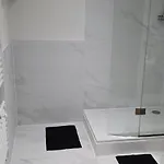 Modern 1 Bed Apartment-central Leeds, Near Arena